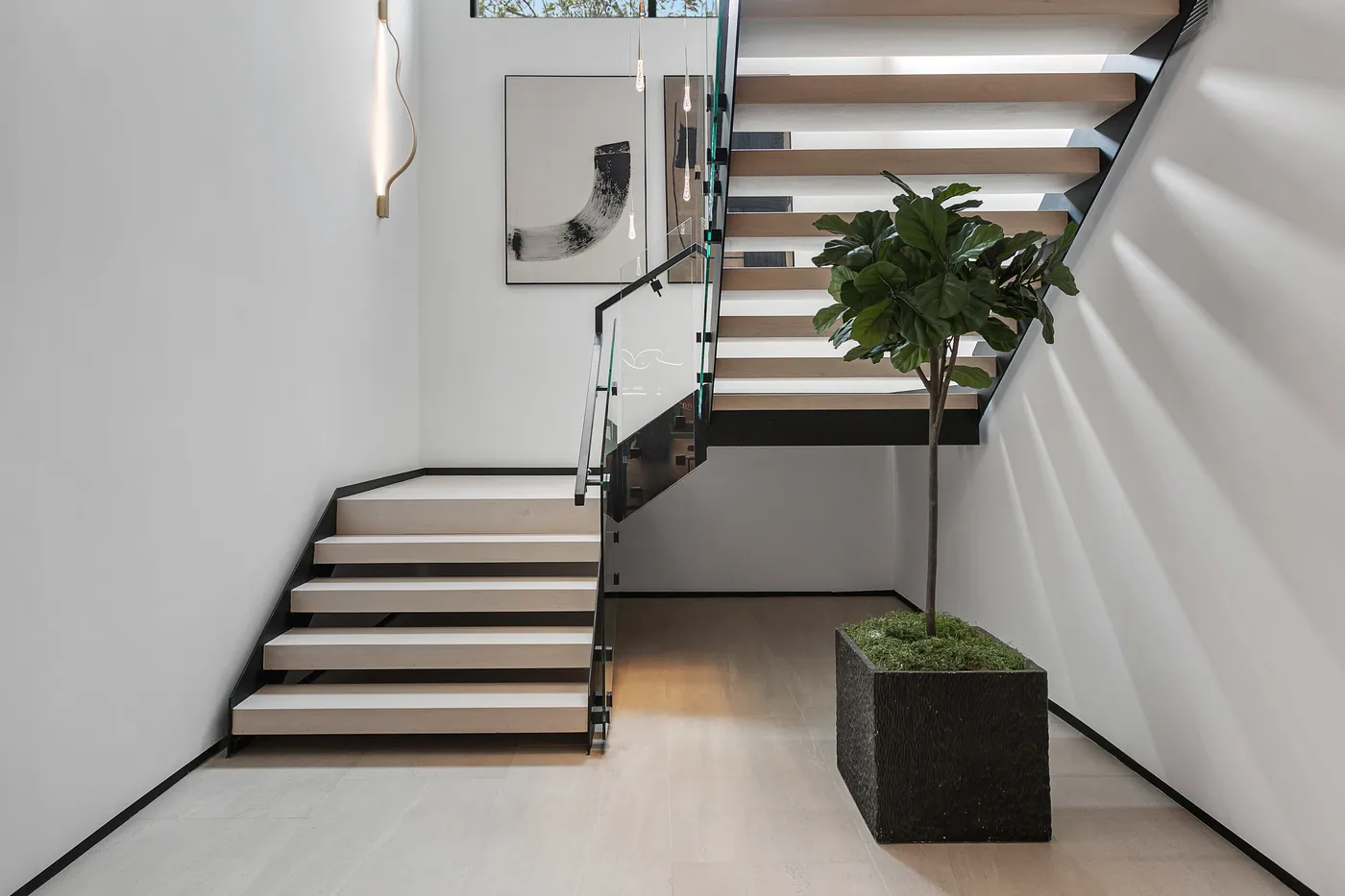 Floating staircase