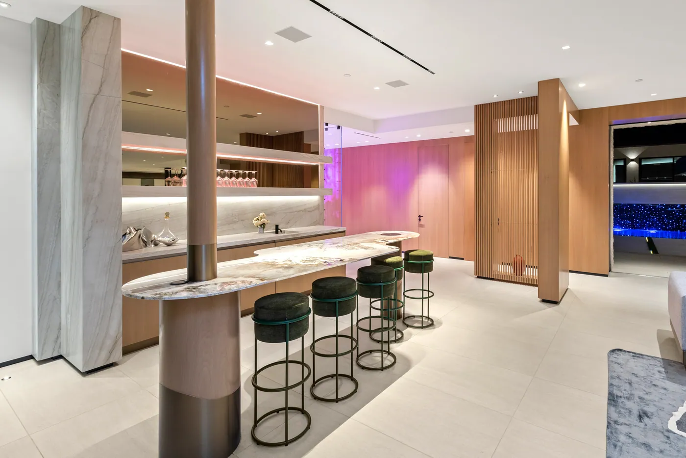 Broad Beach bar