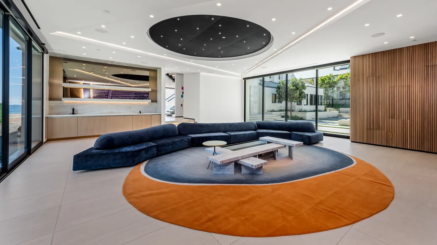 Broad Beach — interior