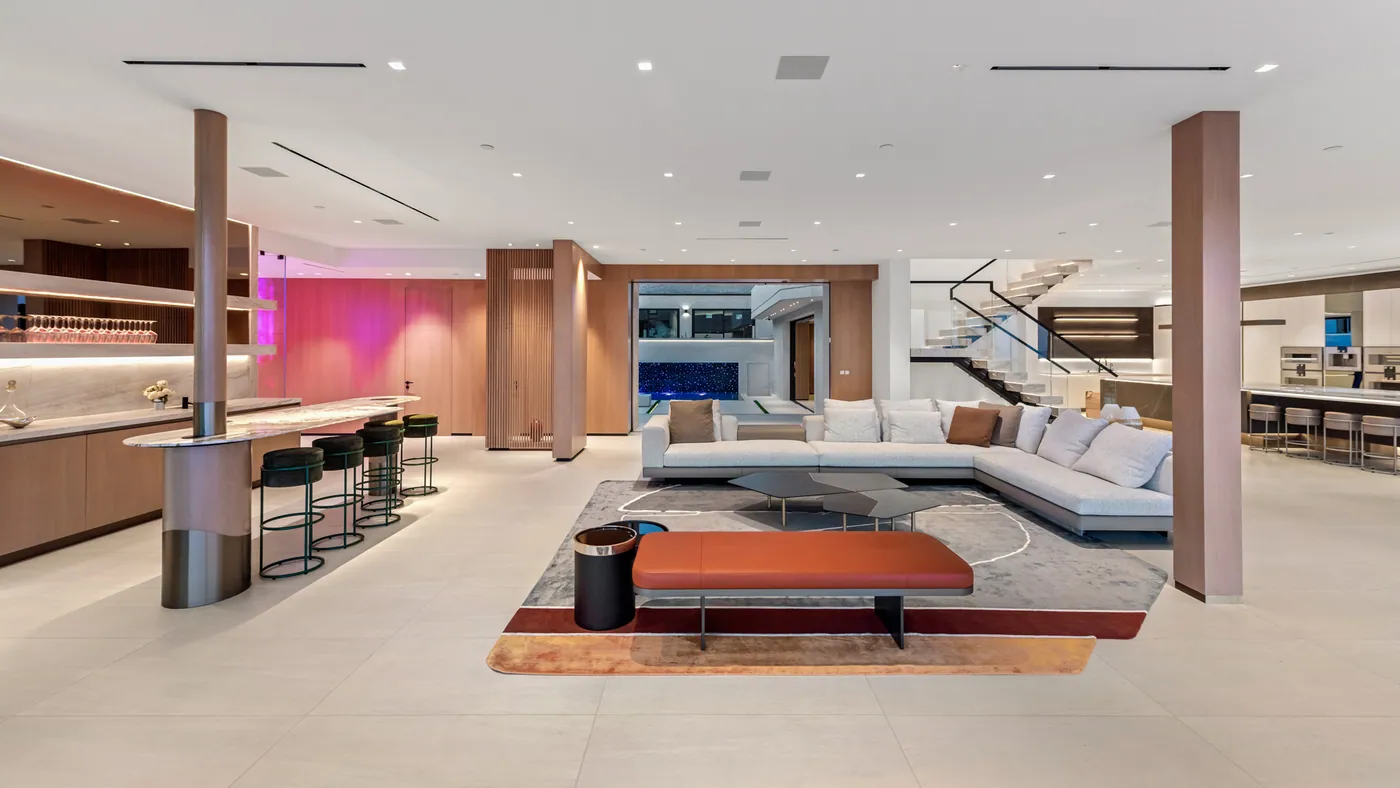 Great room with bar and lounge