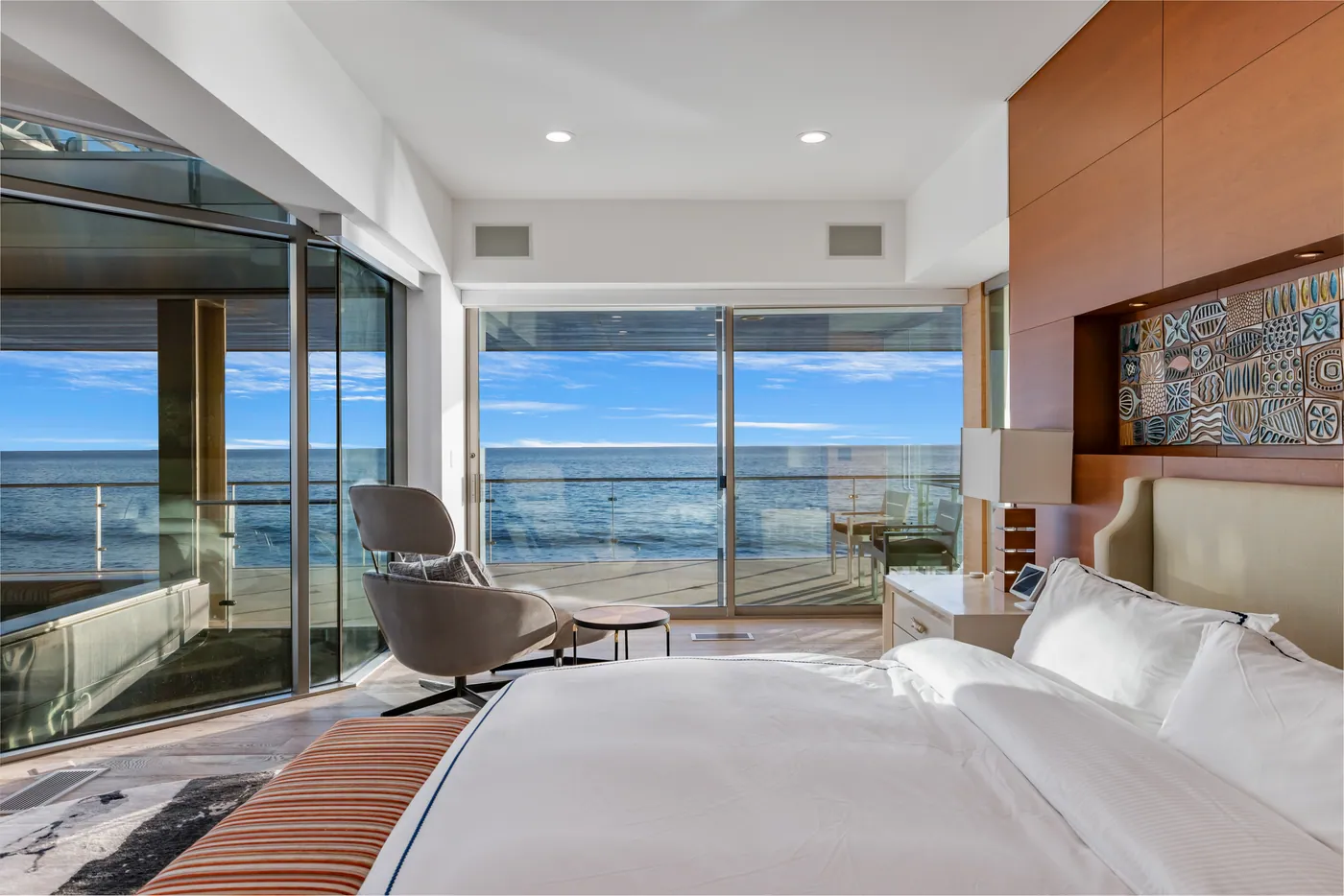 Primary bedroom with sea view