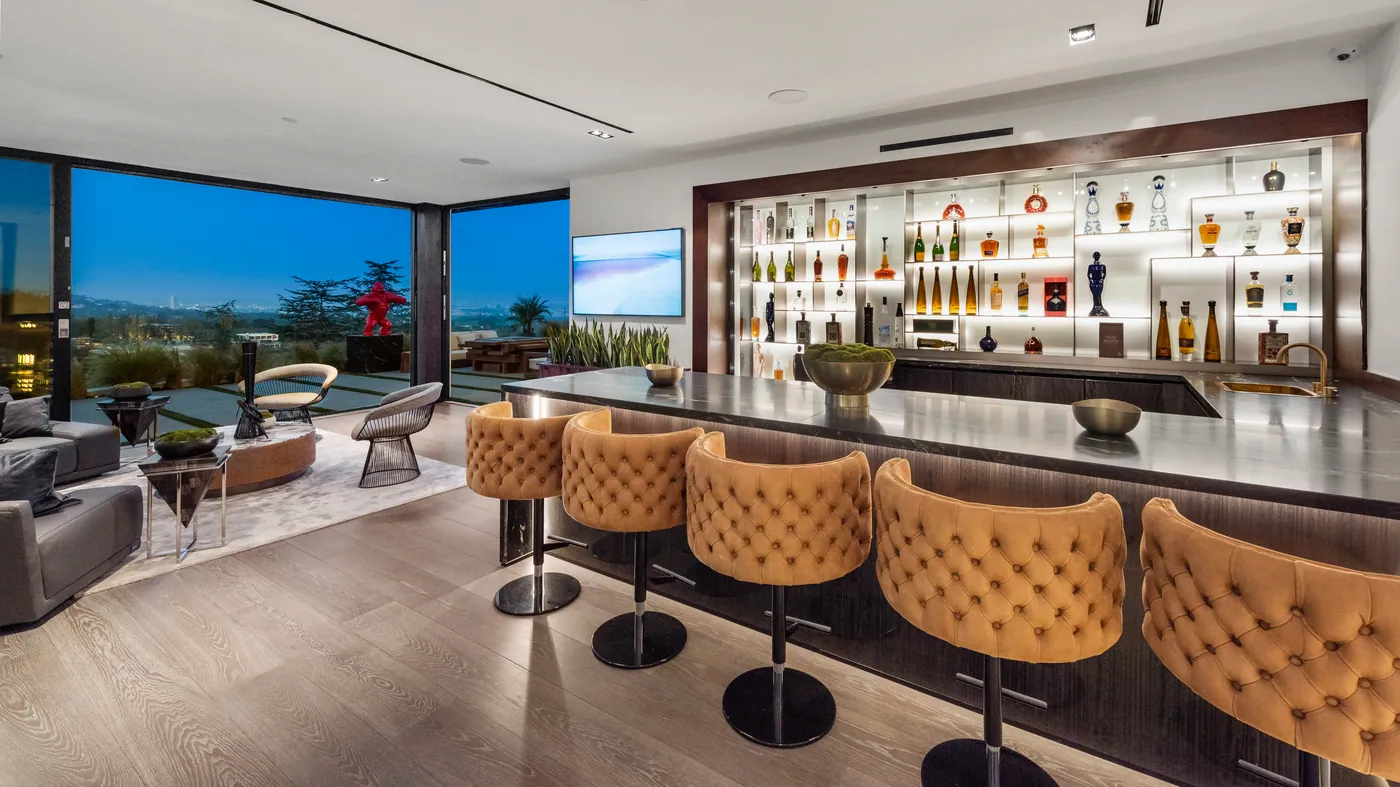 777 Sarbonne bar