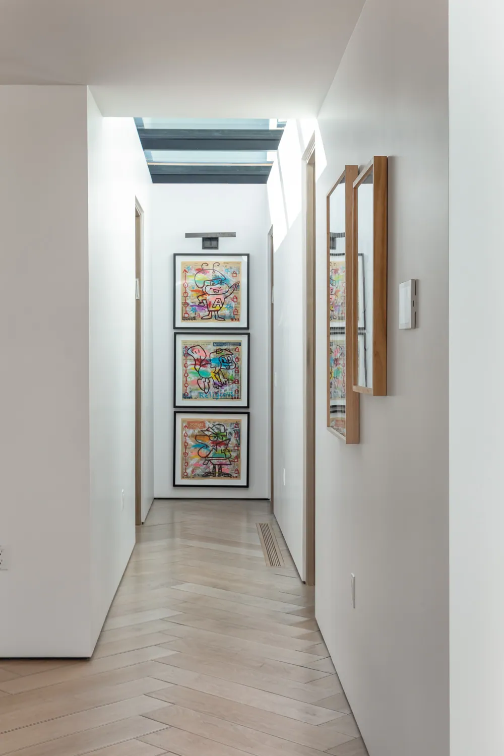 Gallery hall with skylight