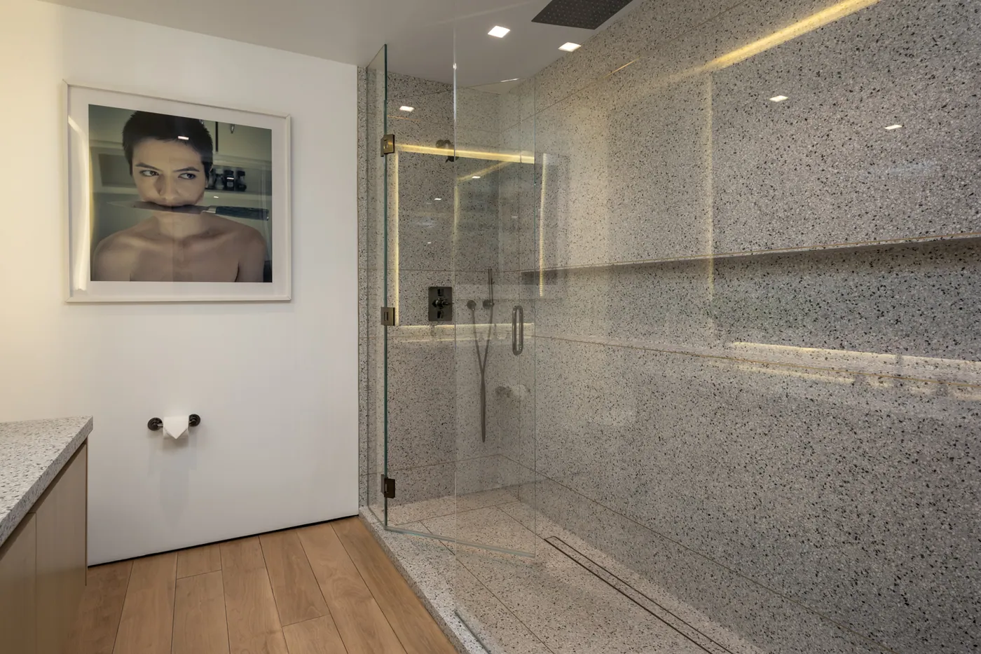 Shower in terrazzo