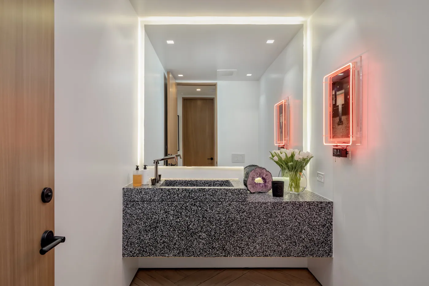 Powder room in terrazzo